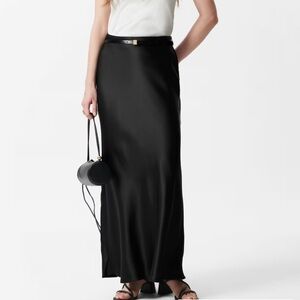 H&M Sleek Black Elastic Waistband Side Zip Soft Woven Midi Women’s Skirt Size M